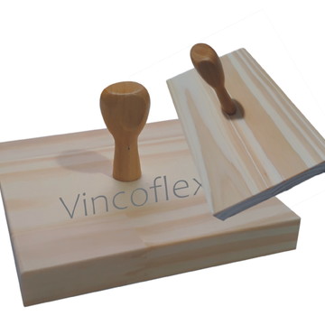 Kit com 2 carimbos: um com 12 x 12 cm e outro com 8 x 3 cm