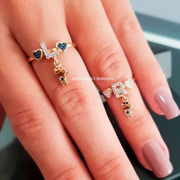 Anel personalizado com 01 pingente filho(a) e com 01 inicial