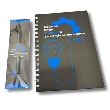 20 cadernos a5 capa dura 96 folhas + canetas com logomarca