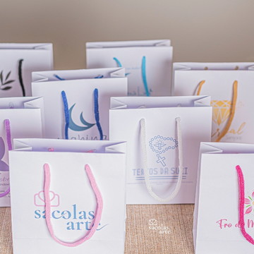 Sacola papel personalizada logo com alça de cordão- 14x06x15