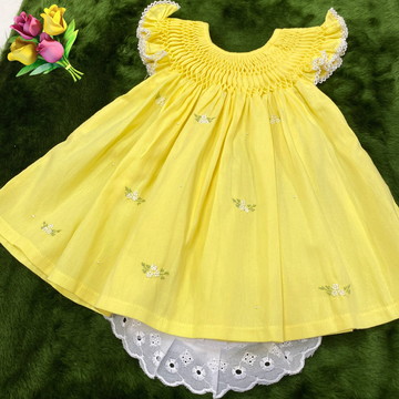 Vestido casinha de abelha= 6/9 meses