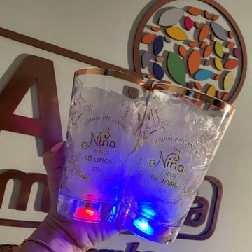Copos com led 500 ml com borda metalizada e led