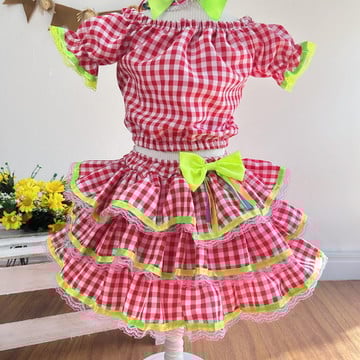 Conjunto meninas junino cropped verde c/ mini saia colorida