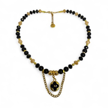 Colar choker ônix com pingente trevo preto e dourado