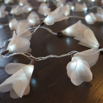 Luminária Luz De Fada Flor de Organza Champagne Bivolt