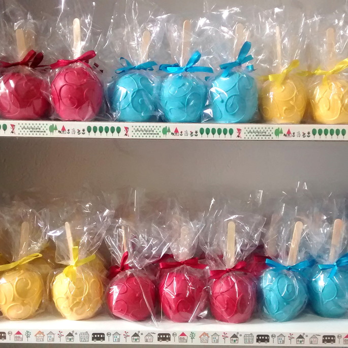 Imagem 1 - Maça do amor decorada