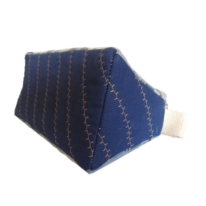 Imagem 4 - Necessaire Triangular