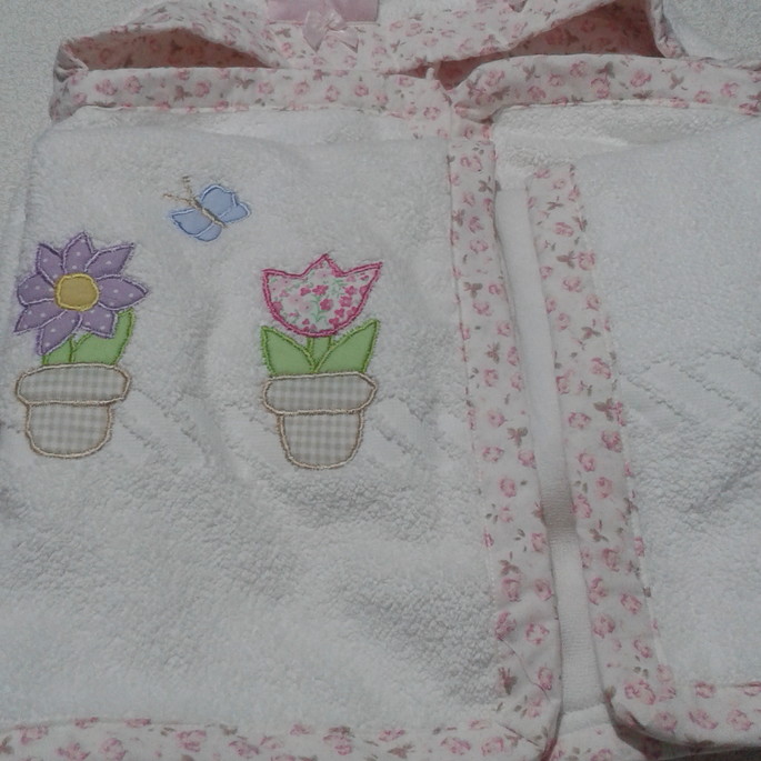 Imagem 3 - Toalha com Capuz Bordada com Flores