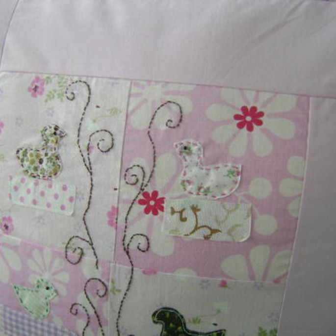 Imagem 4 - Almofada Patchwork Delicatesse 41x41cm