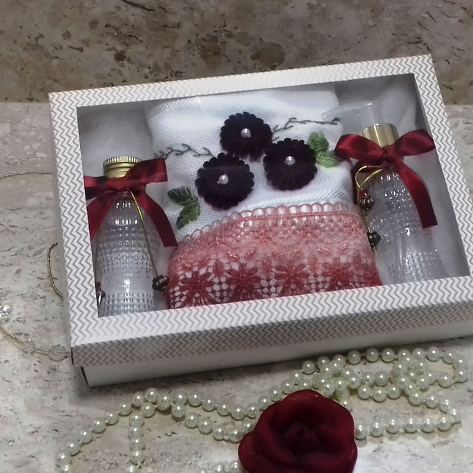 Imagem 2 - Kit Lavabo com Toalha Bordada