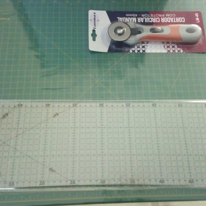 Imagem 1 - Kit patchwork com base, cortador e regua