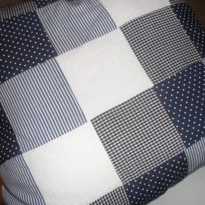 Imagem 1 - Almofada em patchwork