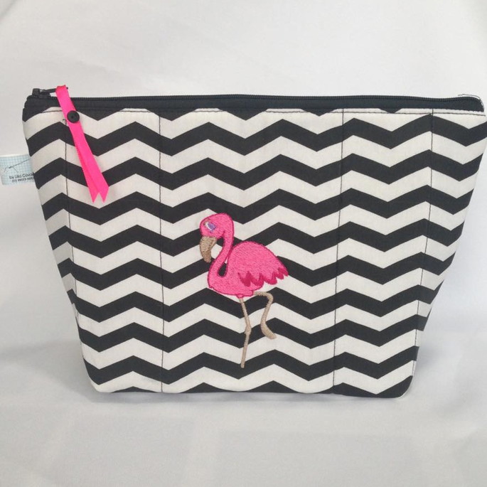 Imagem 1 - Necessaire Chevron com flamingo