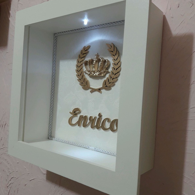 Imagem 4 - Quadro com coroa e led