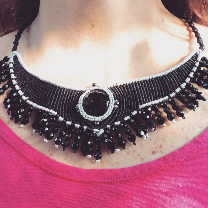 Imagem 5 - Colar de macrame com cristal ônix