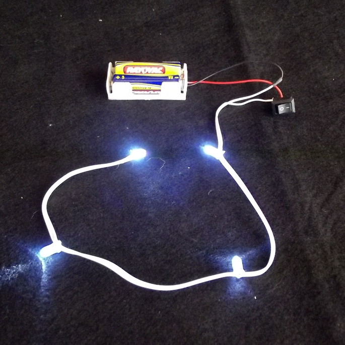 Imagem 2 - Led com 4 Lâmpadas