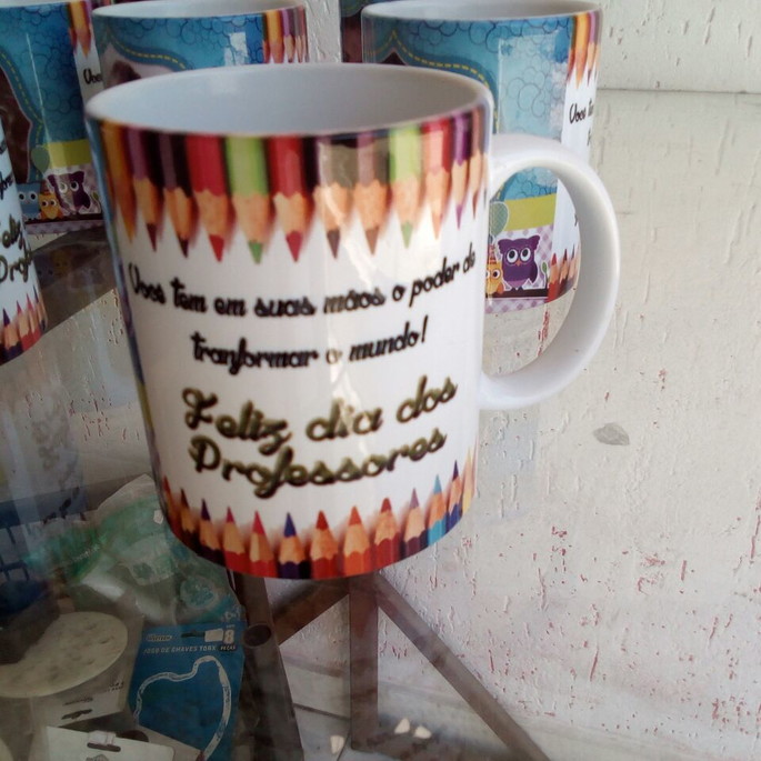 Imagem 2 - Caneca Personalizada com Alça Interna Colorida