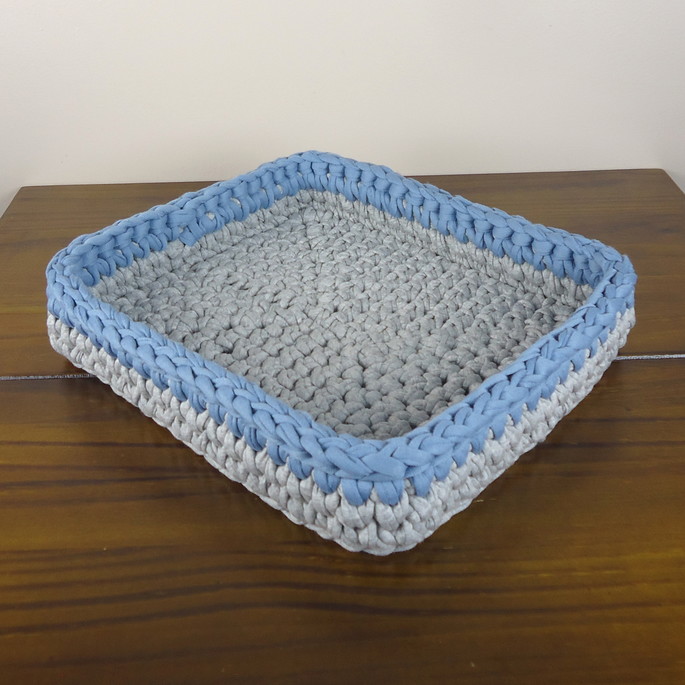 Imagem 4 - Cestos de Crochê para Kit Higiene de Bebê Cinza e Azul Médio