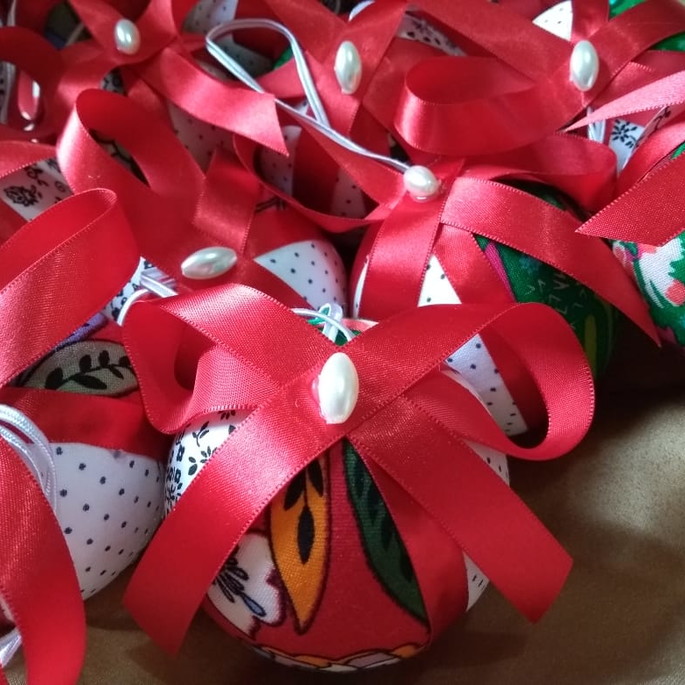 Imagem 2 - Kit 12 bolas natal tecidos Patchwork