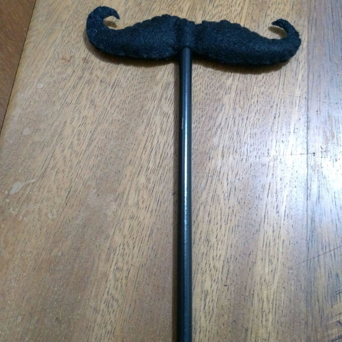 Imagem 1 - Lapis com ponteira de bigode