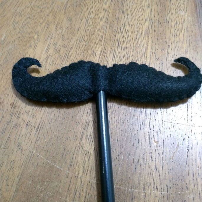 Imagem 2 - Lapis com ponteira de bigode