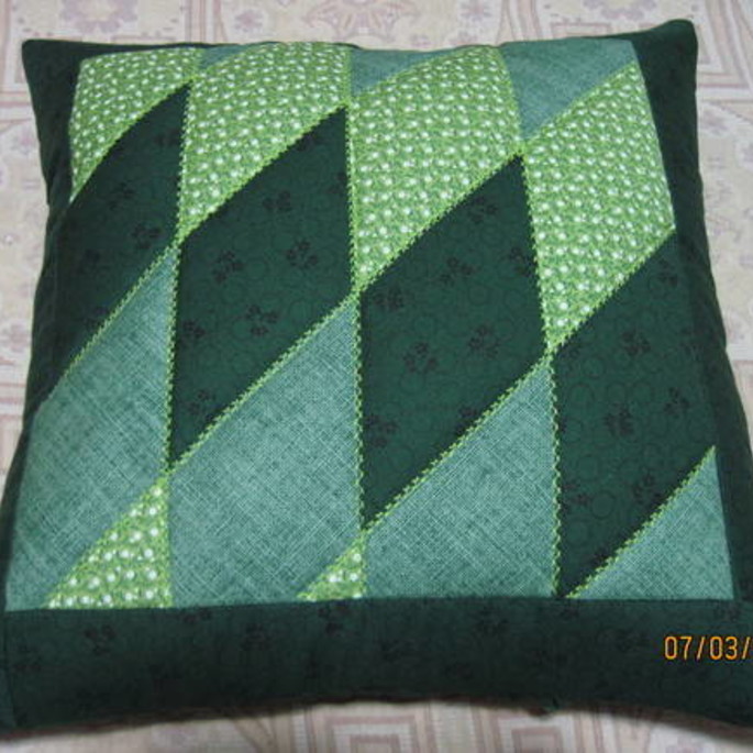 Imagem 2 - capa de almofada em patchwork