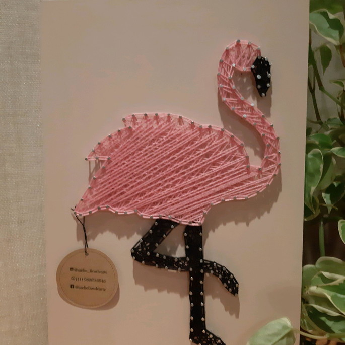 Imagem 2 - Quadro Flamingo com led em String Art