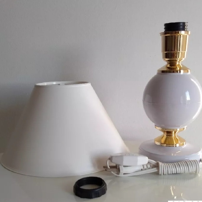 Imagem 2 - Abajur Clássico para Quarto Modelo Lamp Branco