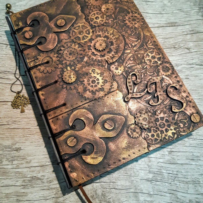 Imagem 1 - Sketchbook Steampunk A5 (com Iniciais)