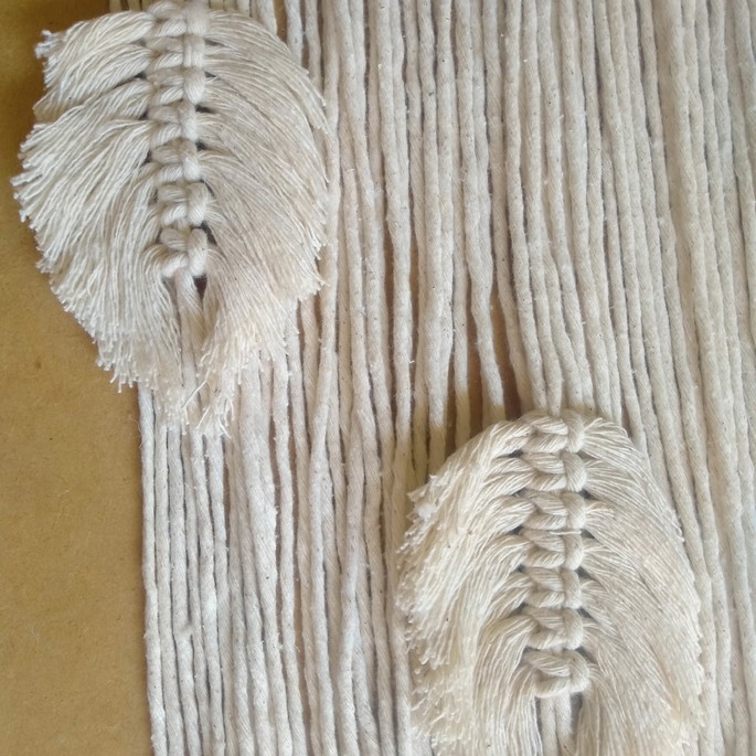 Imagem 4 - Painel triangular em macramê