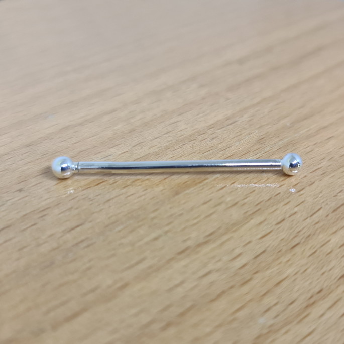 Imagem 1 - Piercing de Prata Transversal 3cm com Bolinha