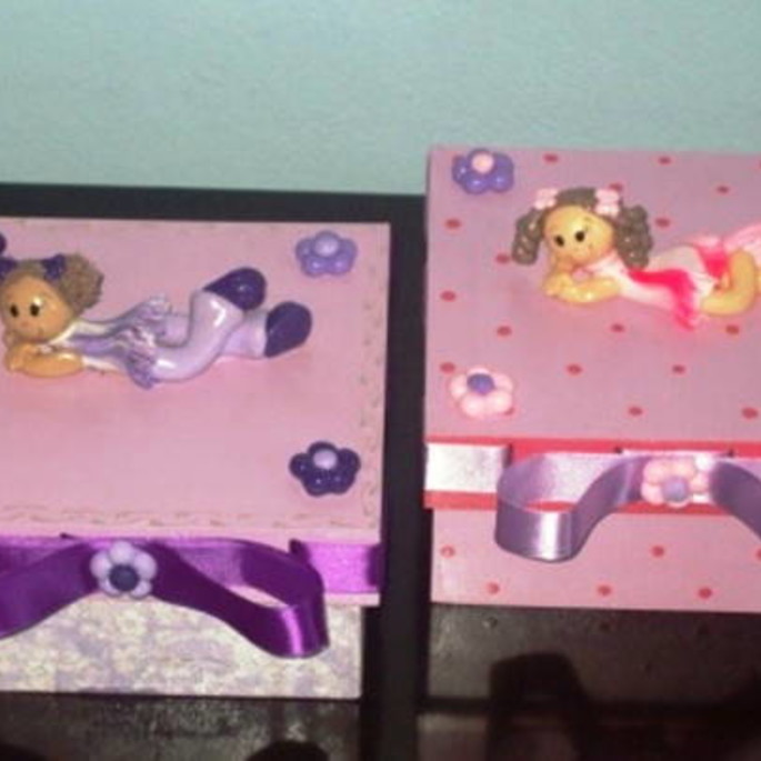 Imagem 2 - CAIXA COM BONECA