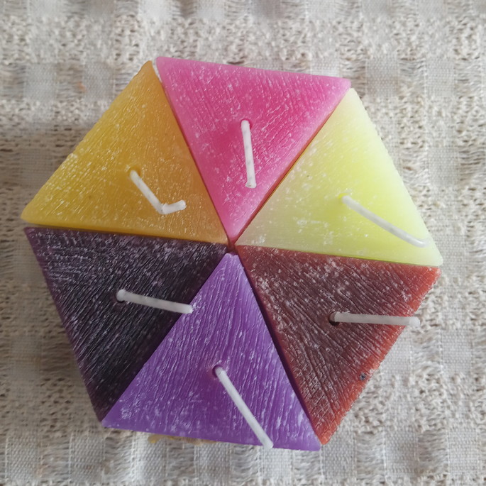 Imagem 3 - Conjunto Velas Triangulares com Essências Diversas