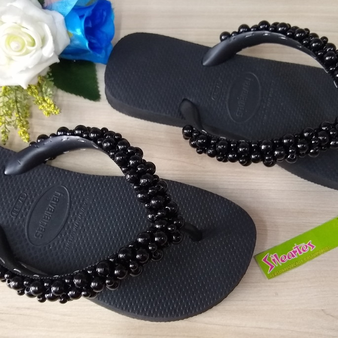 Imagem 1 - Chinelo customizado com pérolas