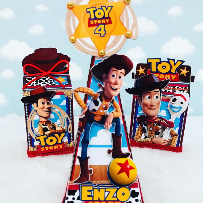 Imagem 4 - 10 Caixas Triangular com Alça Toy Story com 1 Aplique