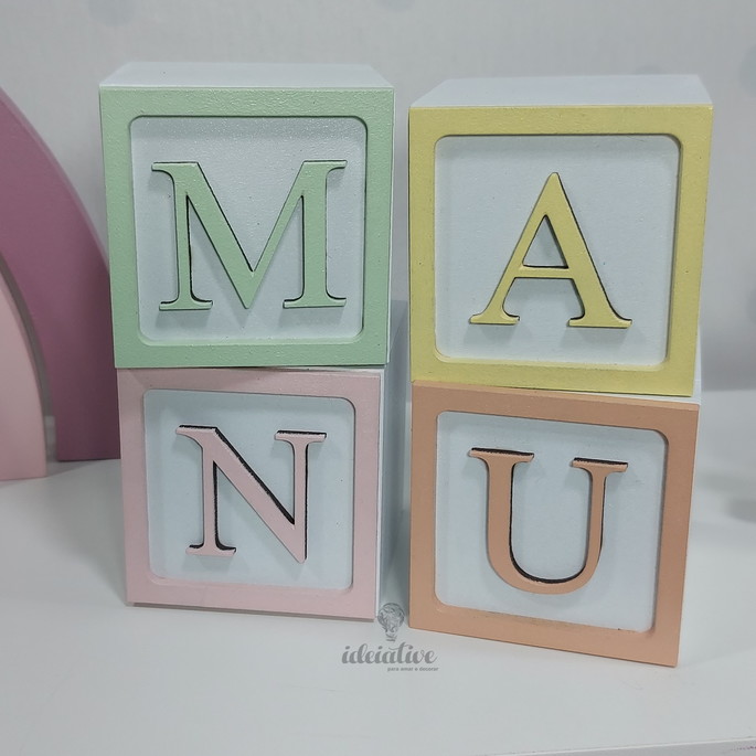 Imagem 2 - Cubo Dado com Nome Moldura Colorida em mdf Kit com 4un