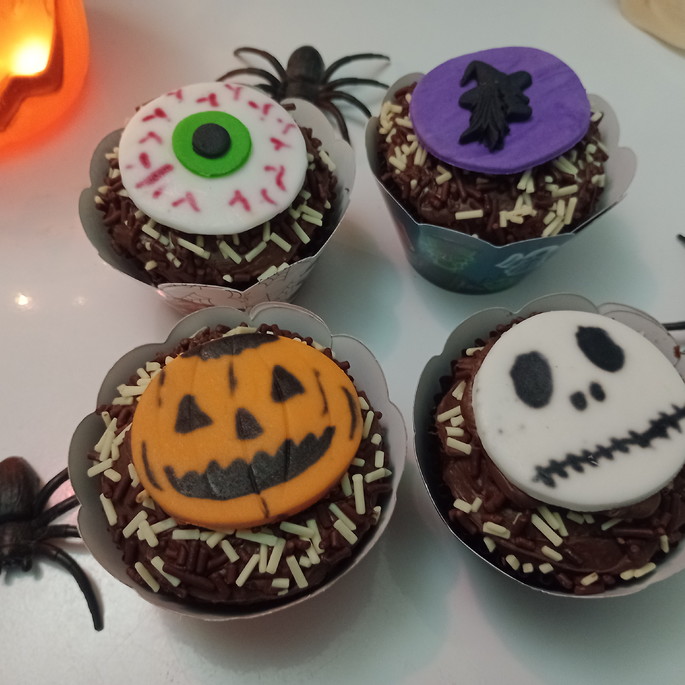 Imagem 1 - Kit com 10 Uni | Cupcakes Halloween