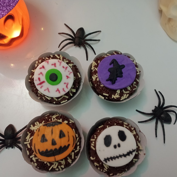 Imagem 2 - Kit com 10 Uni | Cupcakes Halloween