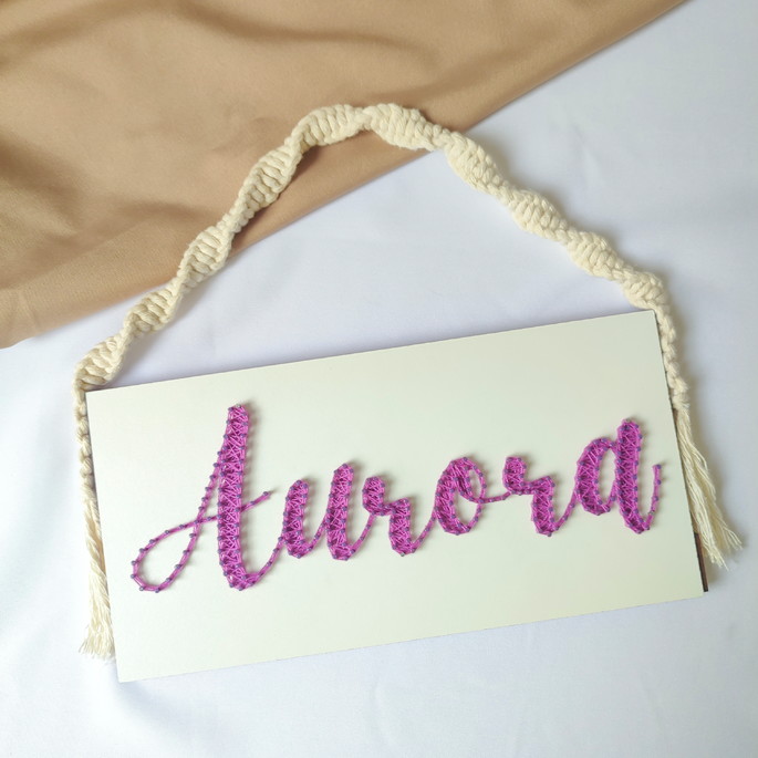 Imagem 1 - Porta Maternidade Aurora - String Art com Macrame