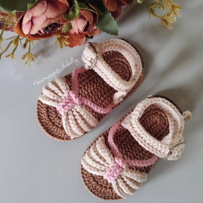 Imagem 3 - Sandalia de Croche Bebe 4 Pares