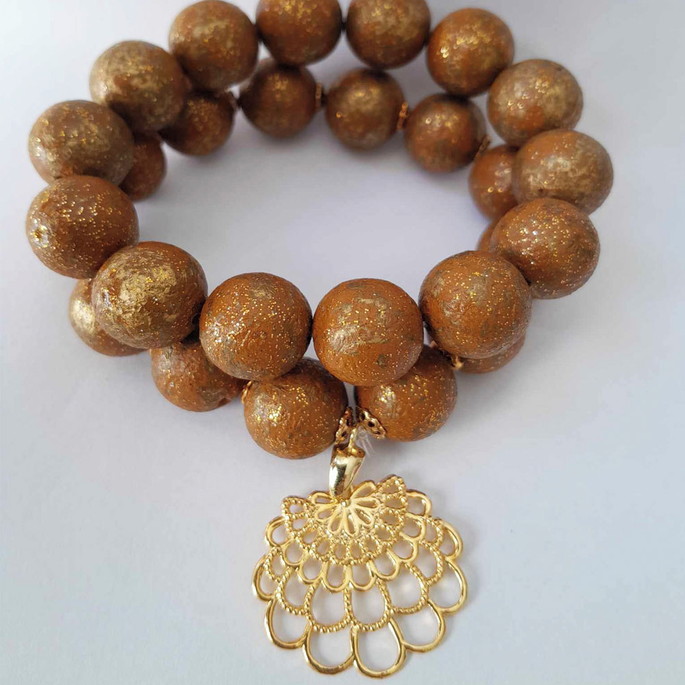 Imagem 2 - Dueto Pulseiras com Bolas Resina e Silicone Pingente Banhado