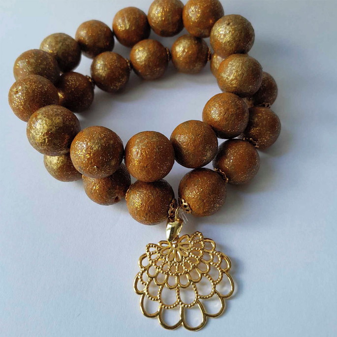 Imagem 3 - Dueto Pulseiras com Bolas Resina e Silicone Pingente Banhado