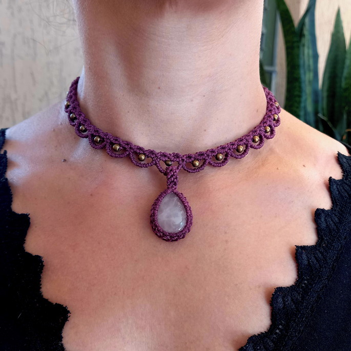 Imagem 4 - Chocker em Macramê com Quartzo Rosa