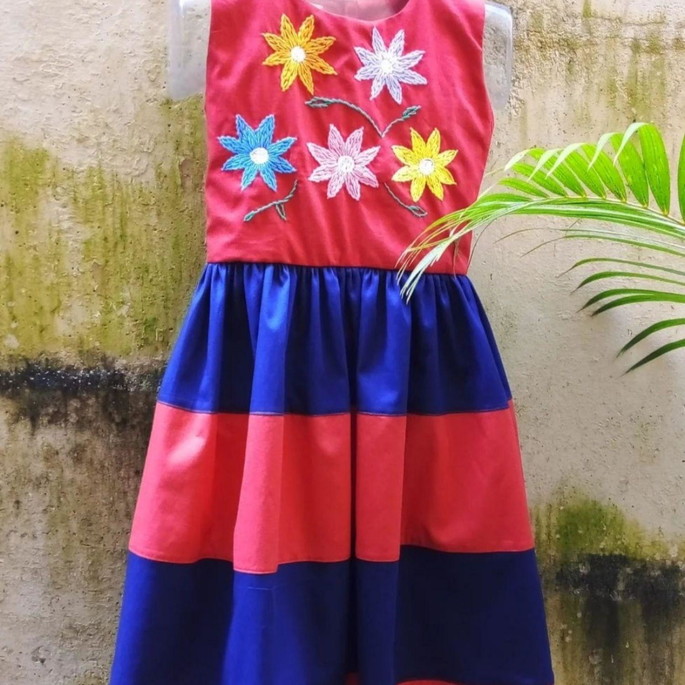 Imagem 2 - Vestido Flores Bordadas