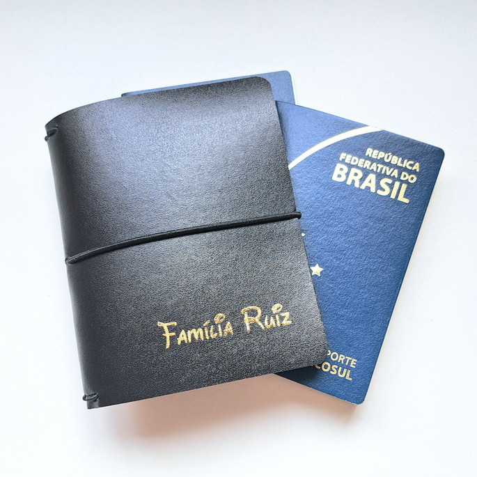 Imagem 1 - Porta-passaporte Familiar Personalizado - até 6 Passaportes