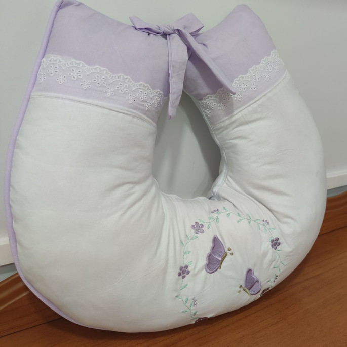 Imagem 2 - Almofada Amamentação Borboletas Floral Encanto Lilás Meninas