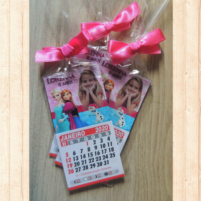 Mini Calendário de Geladeira 2026 Frozen Rosa Elo7
