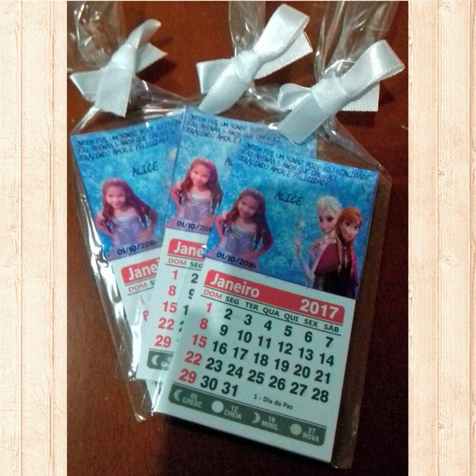 Mini Calendário de Geladeira 2026 Frozen Azul Elo7 Mini Calendário de Geladeira 2026 Frozen Azul Elo7