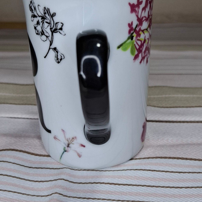 Imagem 2 - Caneca com Inicial "r"
