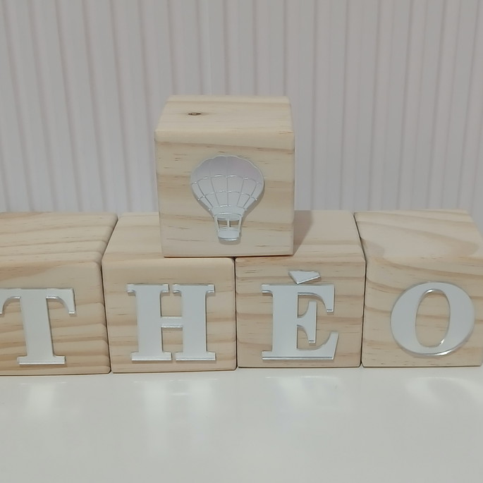 Imagem 1 - Cubos Pinus com Nome do Bebê